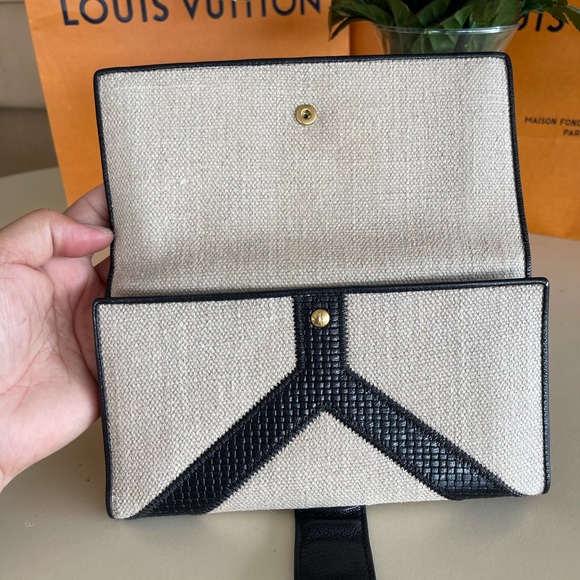 Black Friday Sale! Saint Laurent long wallet🖤🖤🖤 - Picture 5 of 13